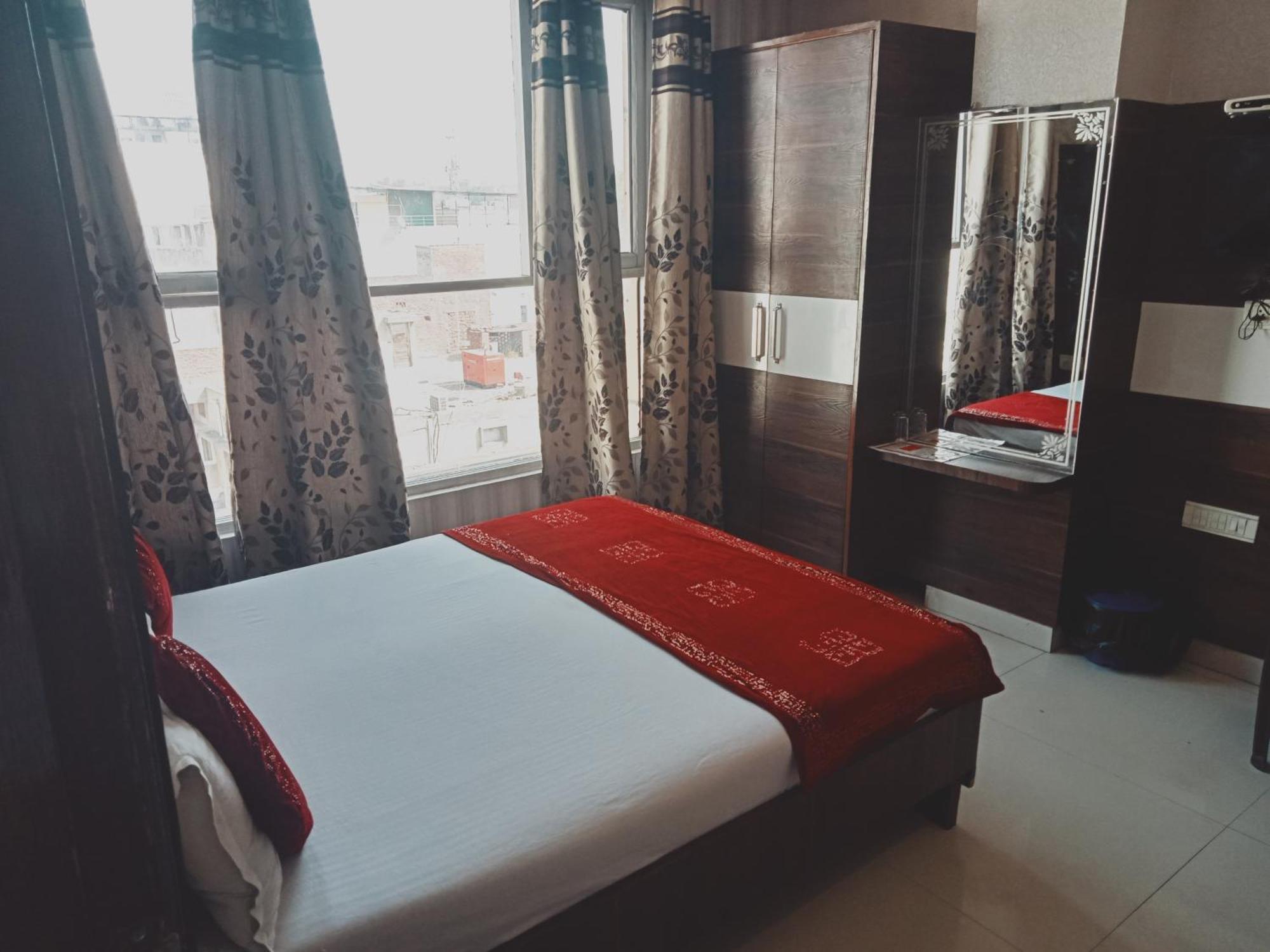 Hotel Robin Inn Amritsar Buitenkant foto
