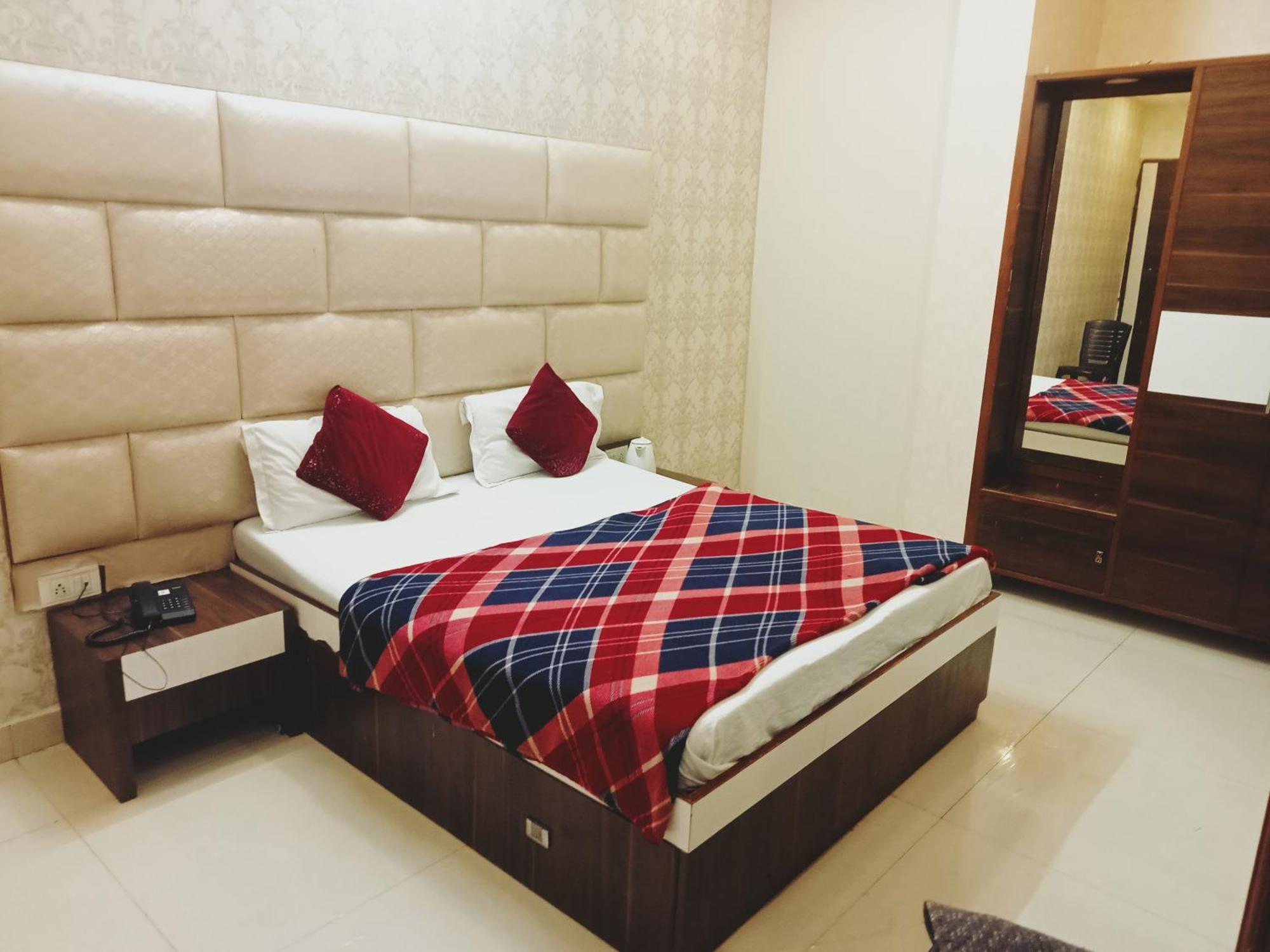 Hotel Robin Inn Amritsar Kamer foto